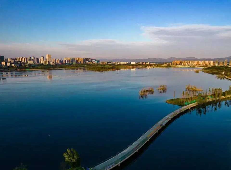 直面湖景